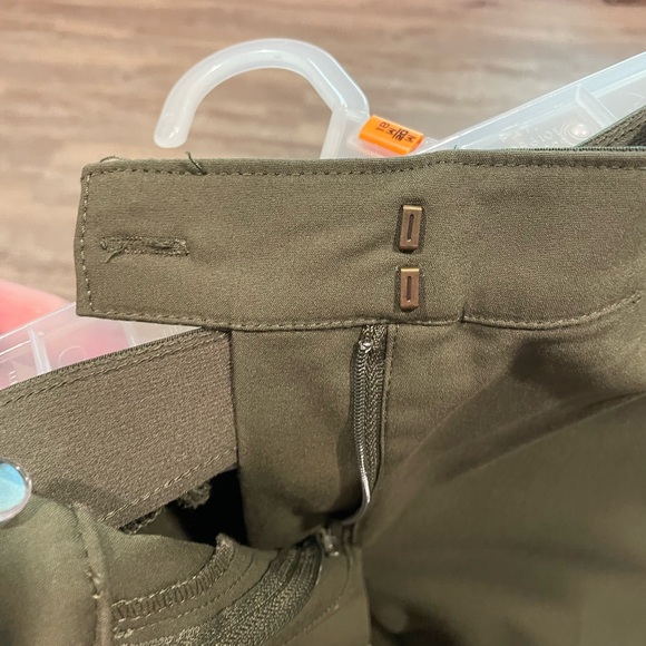 Ruby Rd. Women's Olive Capris - Picture 5 of 5